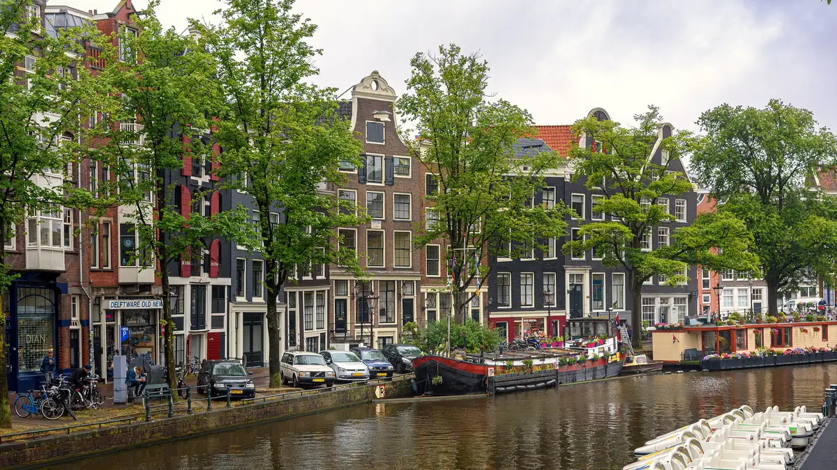 Canal houses and trees along the Prinsengracht in Amsterdam